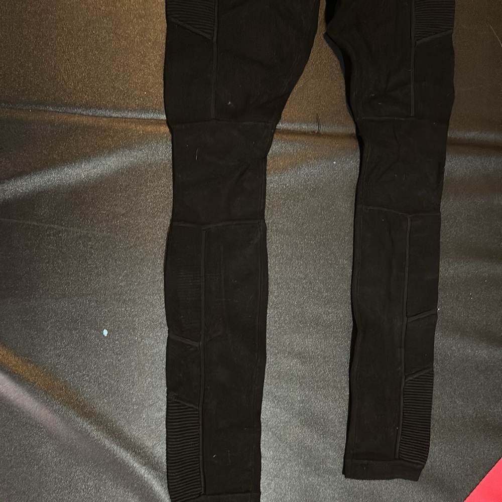 Woman’s Bebe legging - Picture 3 of 3